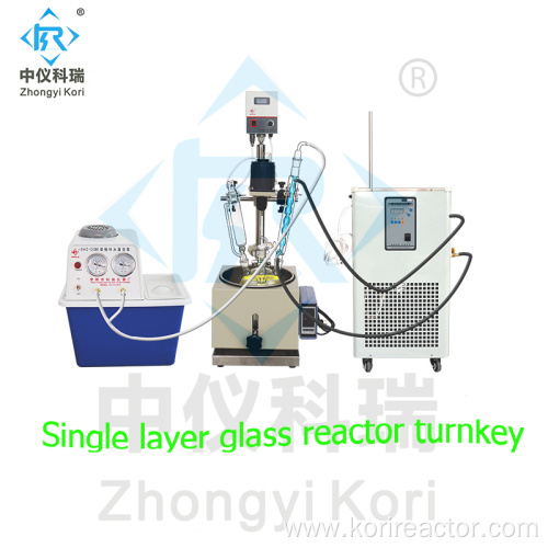 Glass reactor with condenser reflux mixing vessel